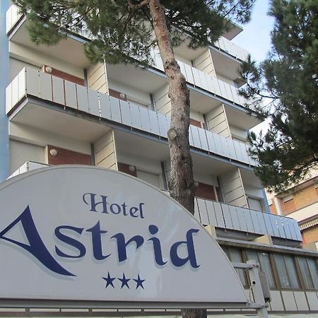 קרביה Hotel Astrid מראה חיצוני תמונה