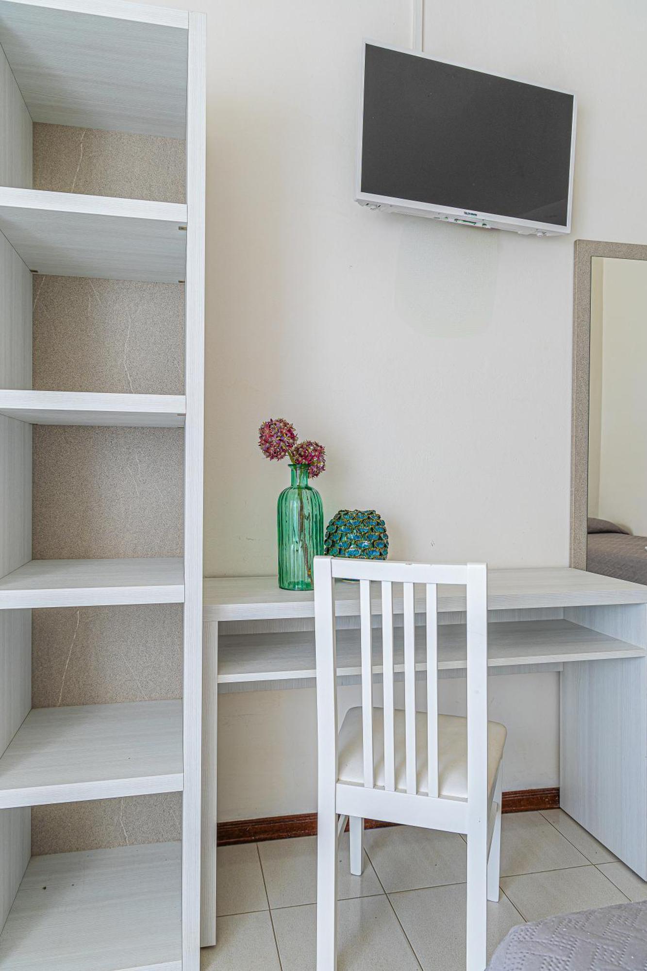 קרביה Hotel Astrid מראה חיצוני תמונה