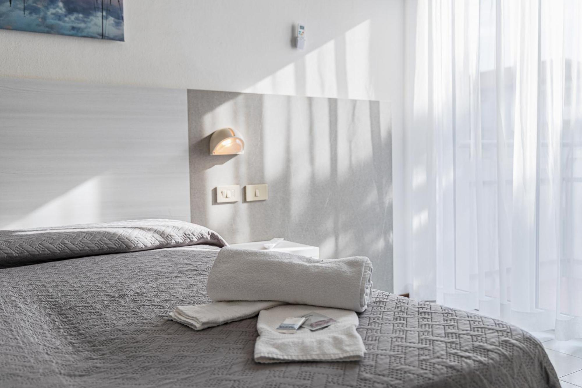 קרביה Hotel Astrid מראה חיצוני תמונה