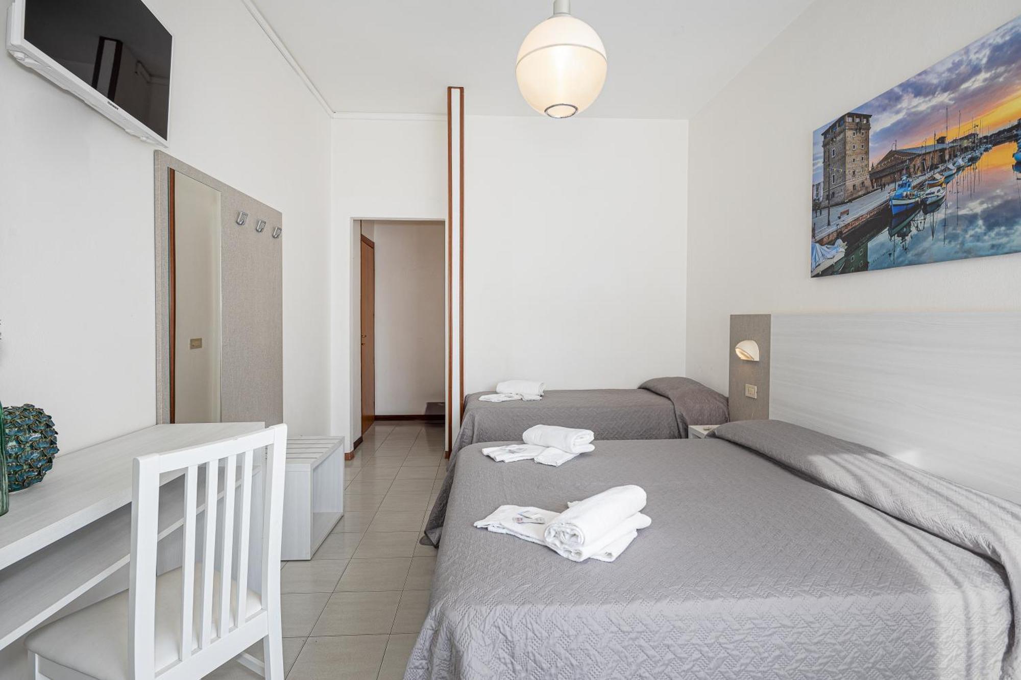 קרביה Hotel Astrid מראה חיצוני תמונה