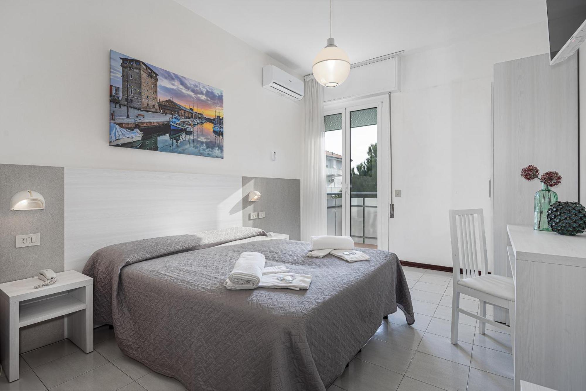 קרביה Hotel Astrid מראה חיצוני תמונה