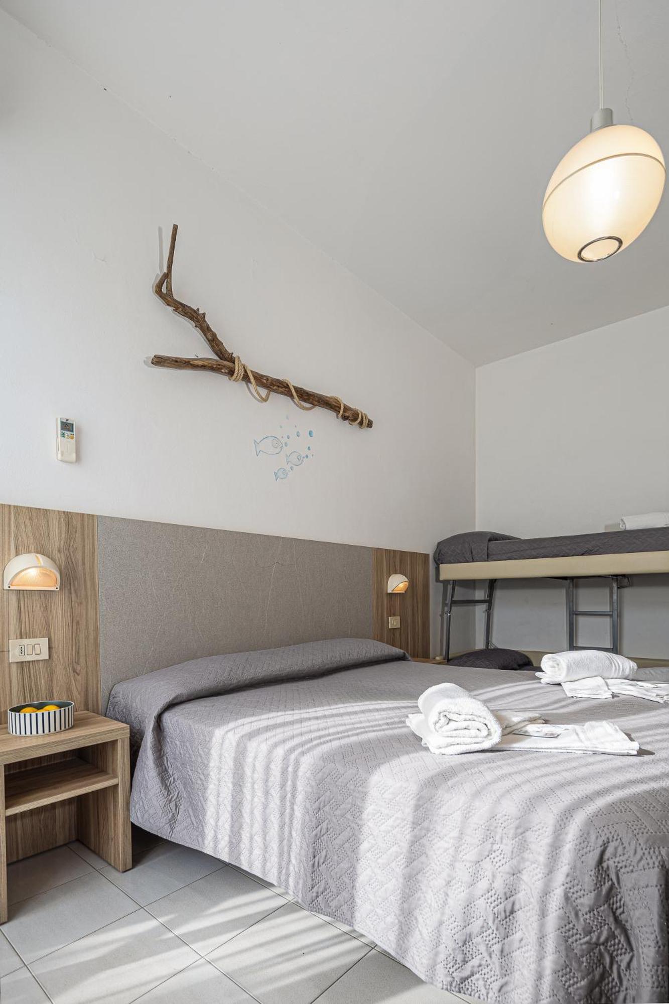 קרביה Hotel Astrid מראה חיצוני תמונה