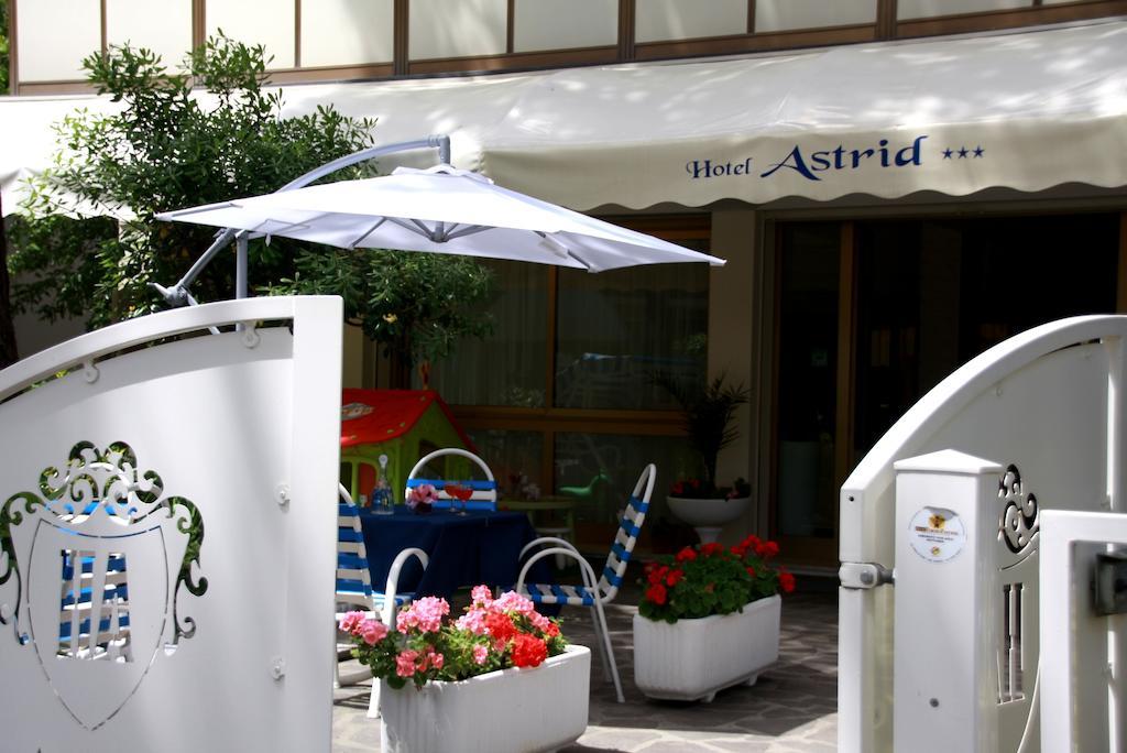 קרביה Hotel Astrid מראה חיצוני תמונה