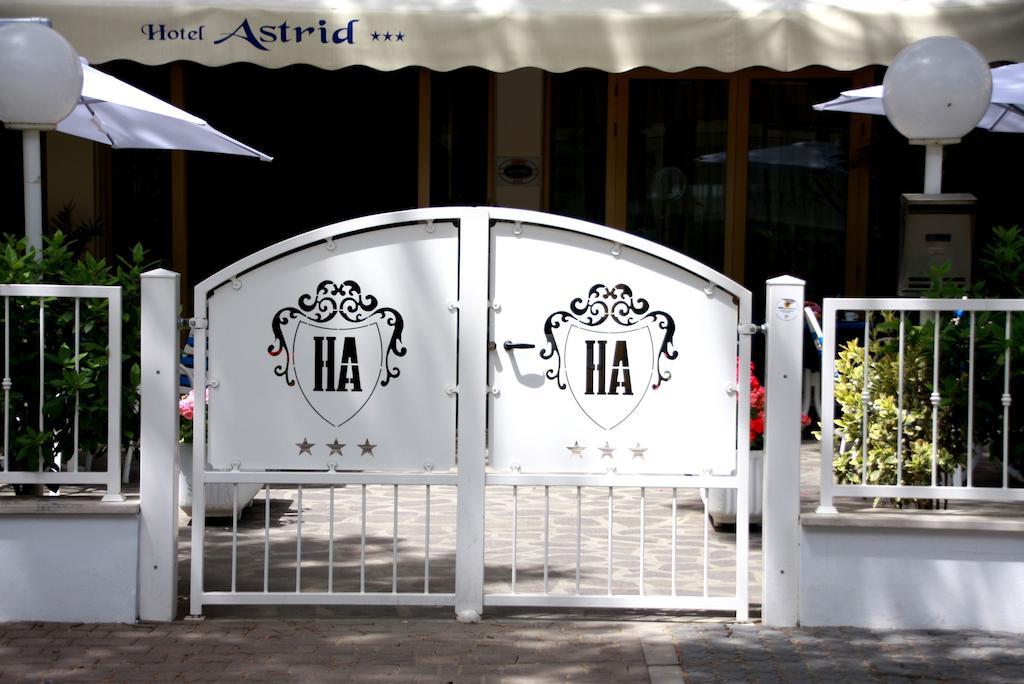 קרביה Hotel Astrid מראה חיצוני תמונה