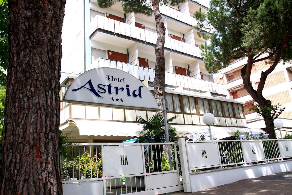 קרביה Hotel Astrid מראה חיצוני תמונה