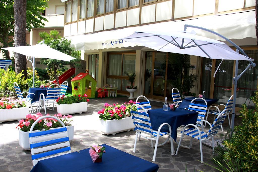 קרביה Hotel Astrid מראה חיצוני תמונה