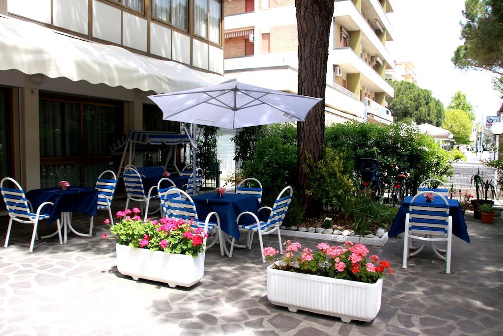 קרביה Hotel Astrid מראה חיצוני תמונה