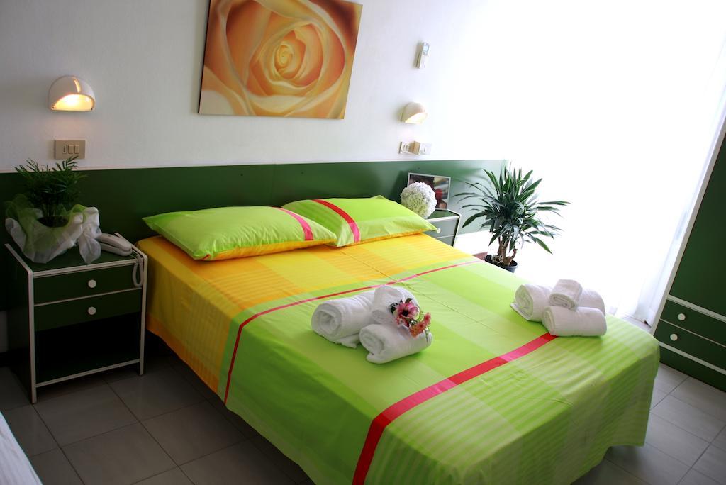 קרביה Hotel Astrid מראה חיצוני תמונה