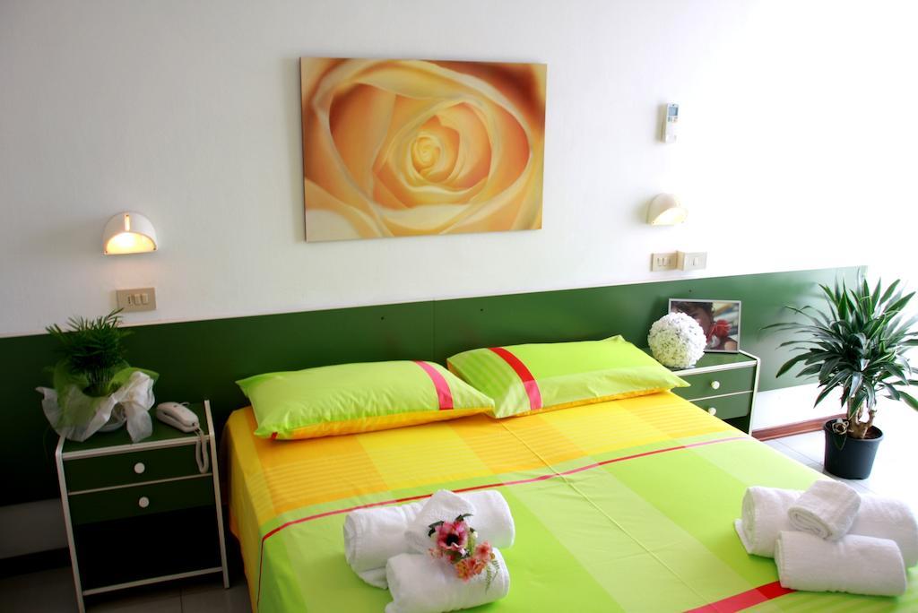 קרביה Hotel Astrid חדר תמונה