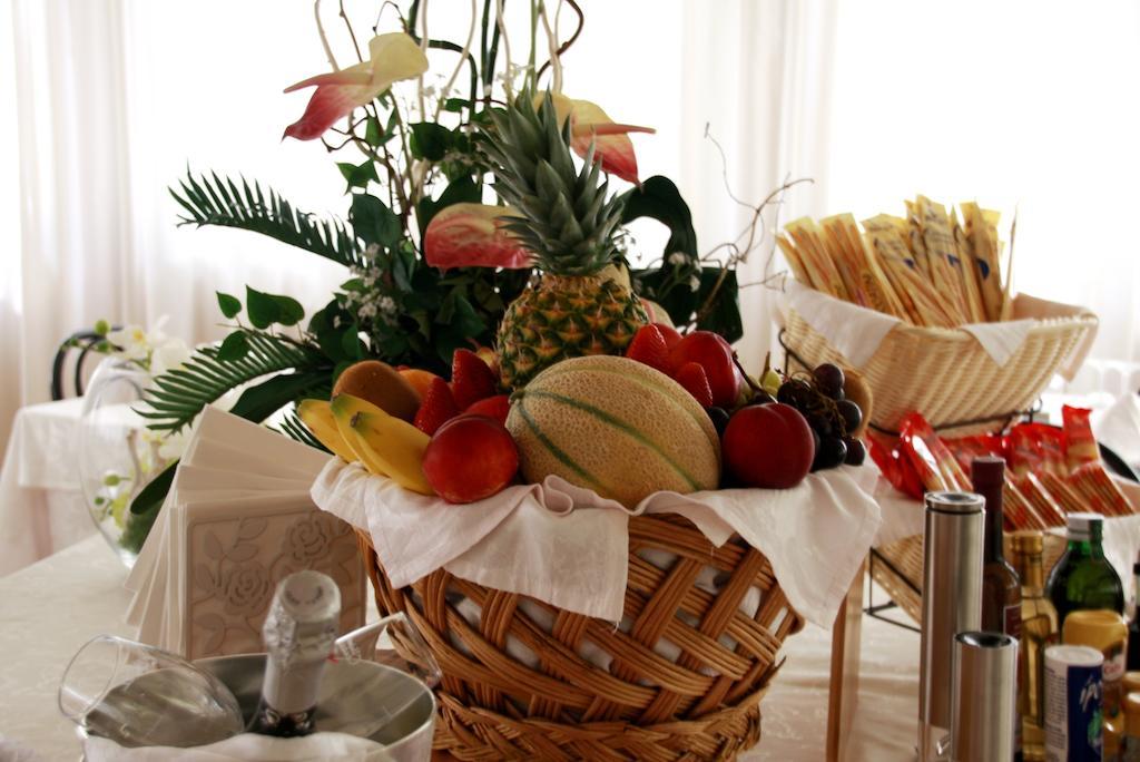 קרביה Hotel Astrid מראה חיצוני תמונה