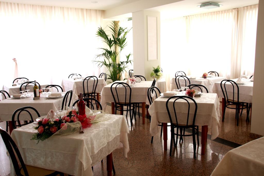 קרביה Hotel Astrid מראה חיצוני תמונה