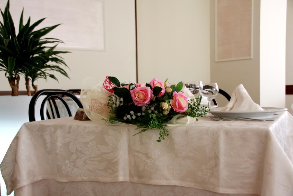 קרביה Hotel Astrid מראה חיצוני תמונה