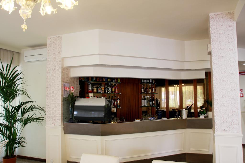 קרביה Hotel Astrid מראה חיצוני תמונה