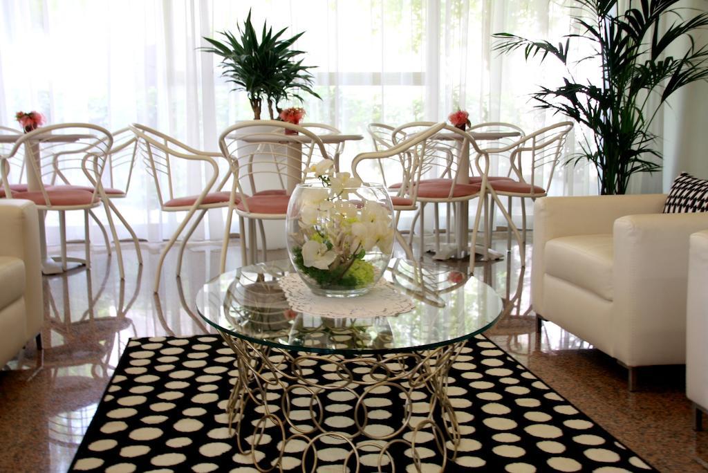 קרביה Hotel Astrid מראה חיצוני תמונה